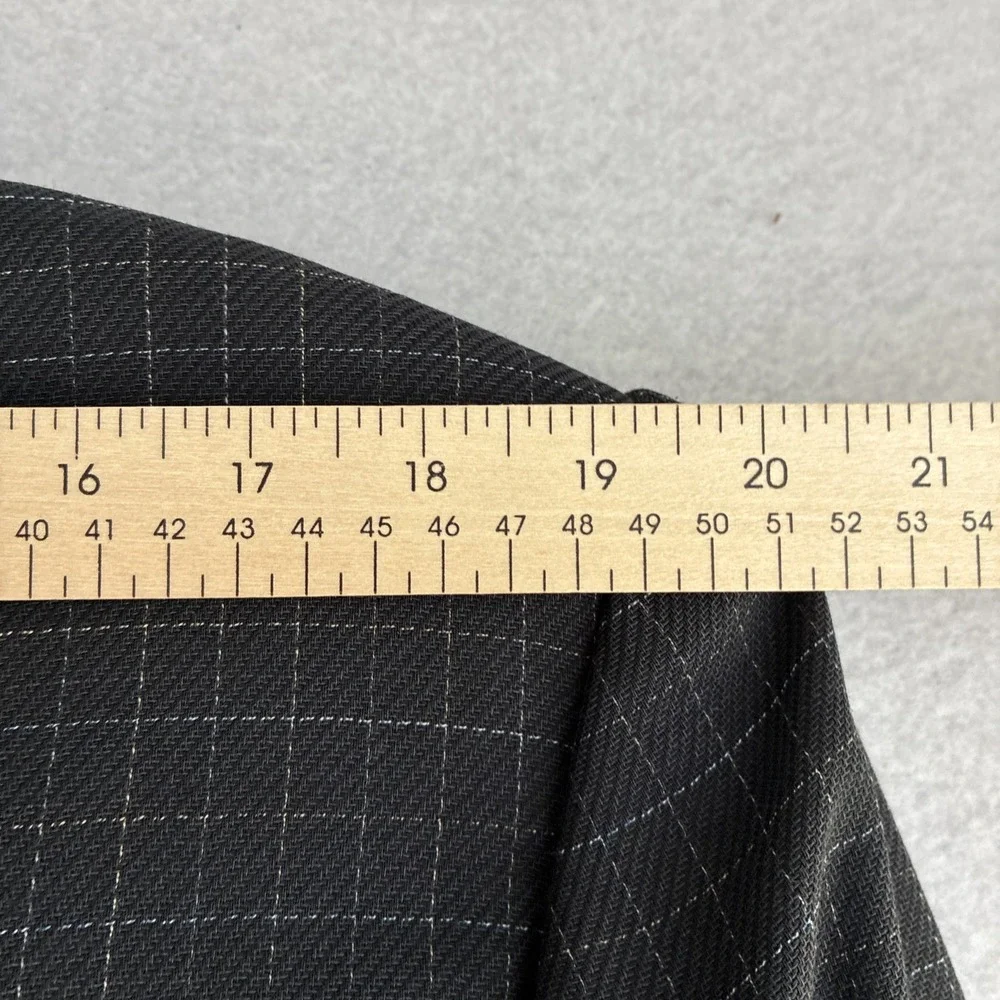 Zanella features style